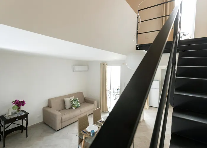 Rys Mondello House